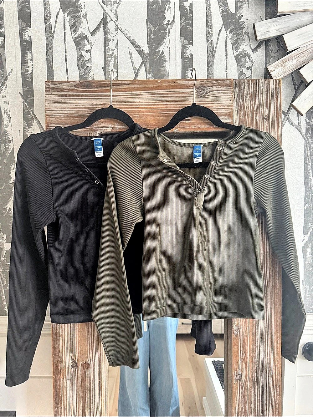 Old Navy Exhale Seamless Cropped Henley Top Tops Set Green & Black